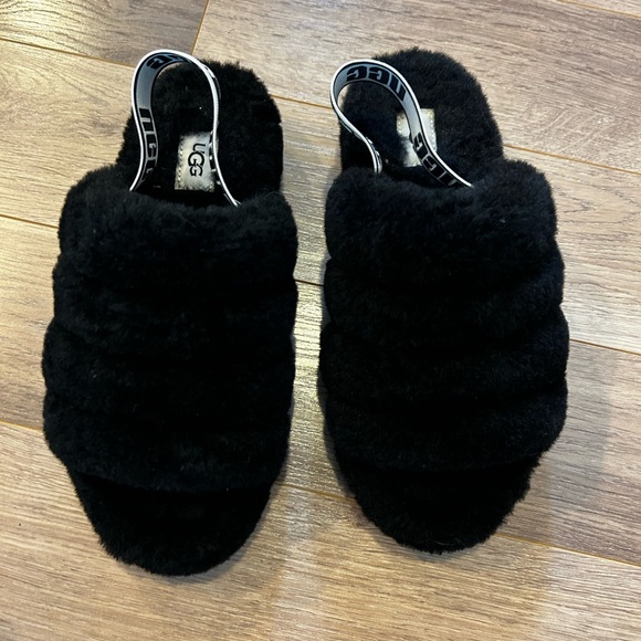 COPY - Ugg Fluff Yeah Slippers - Picture 1 of 5
